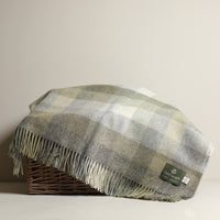 Woodale Olive Lambswool Throw