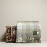 Woodale Olive Lambswool Throw